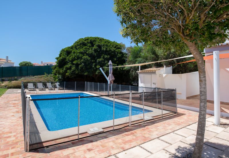 Child-Friendly Pool Safety Barrier